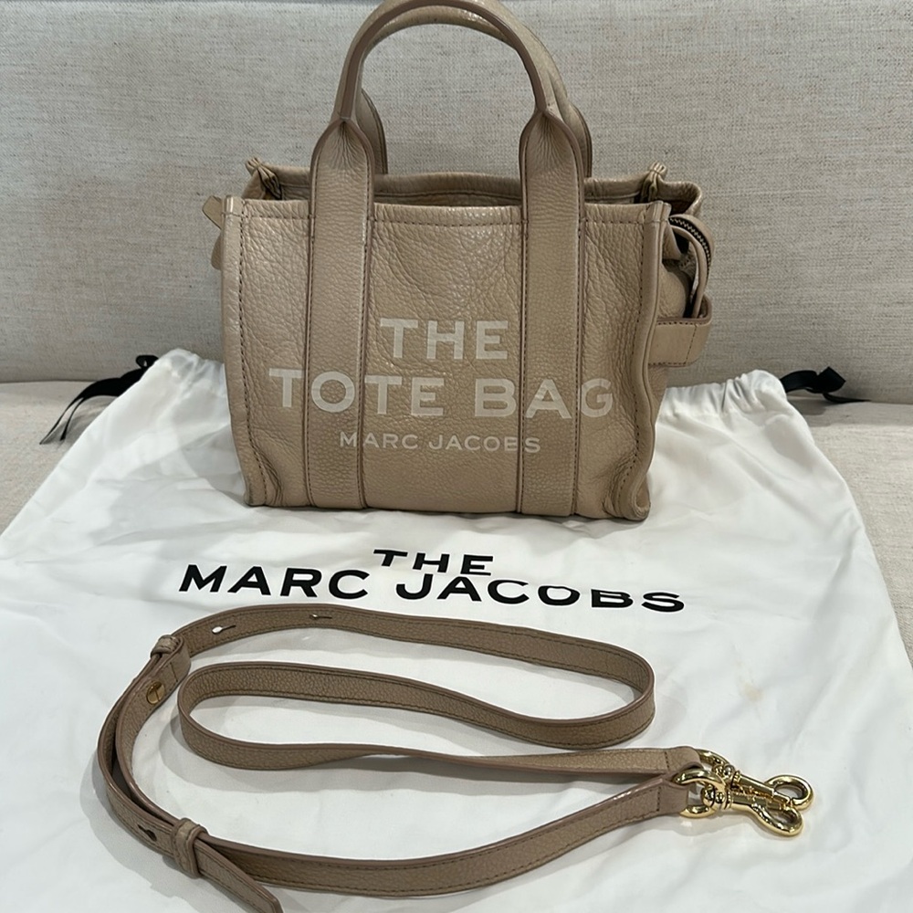 Marc Jacobs Rose Tote Bag Small
10in L x 5in D x 8in H - Picture 3 of 12
